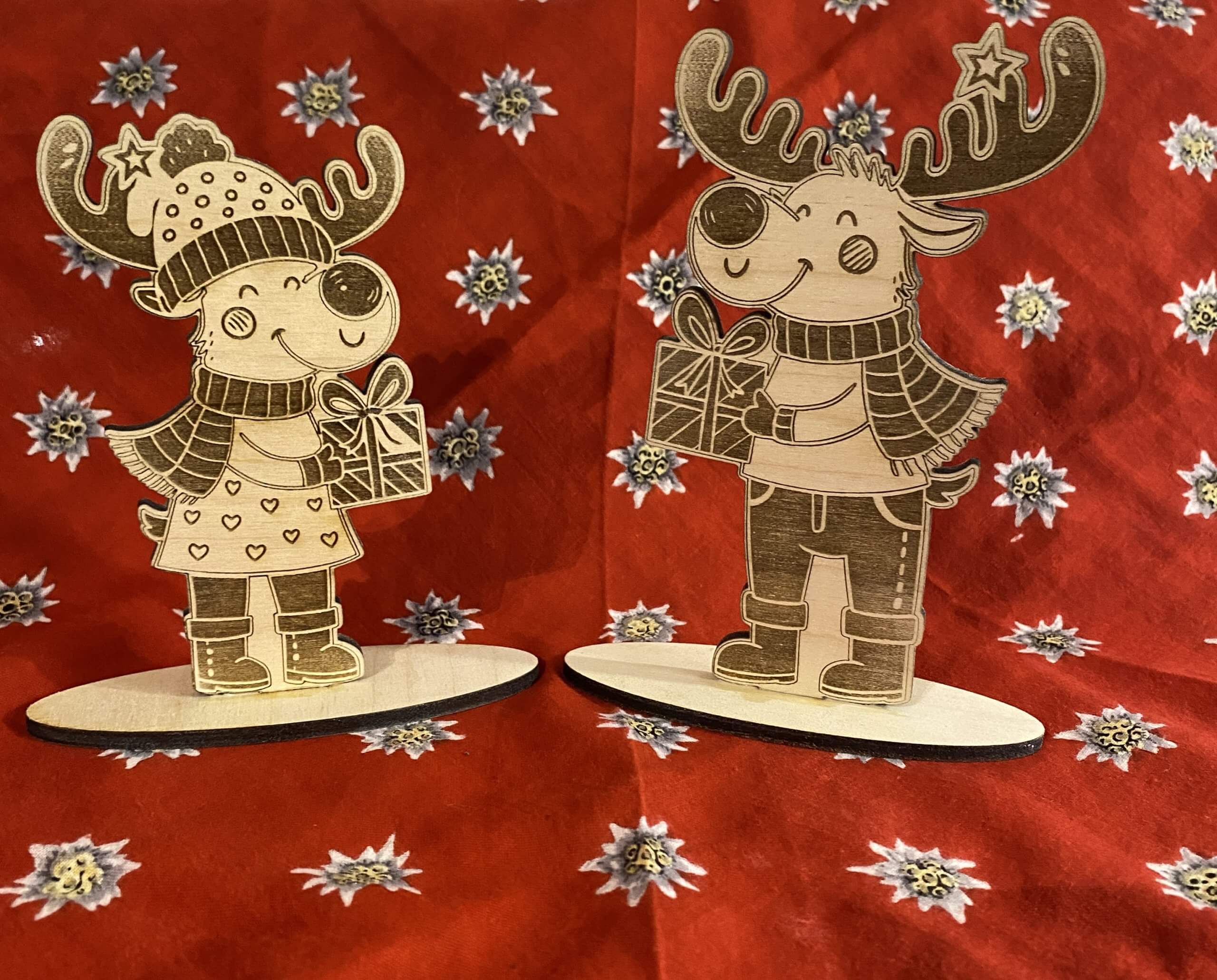 SVG-Datei Elchpaar mit Geschenk