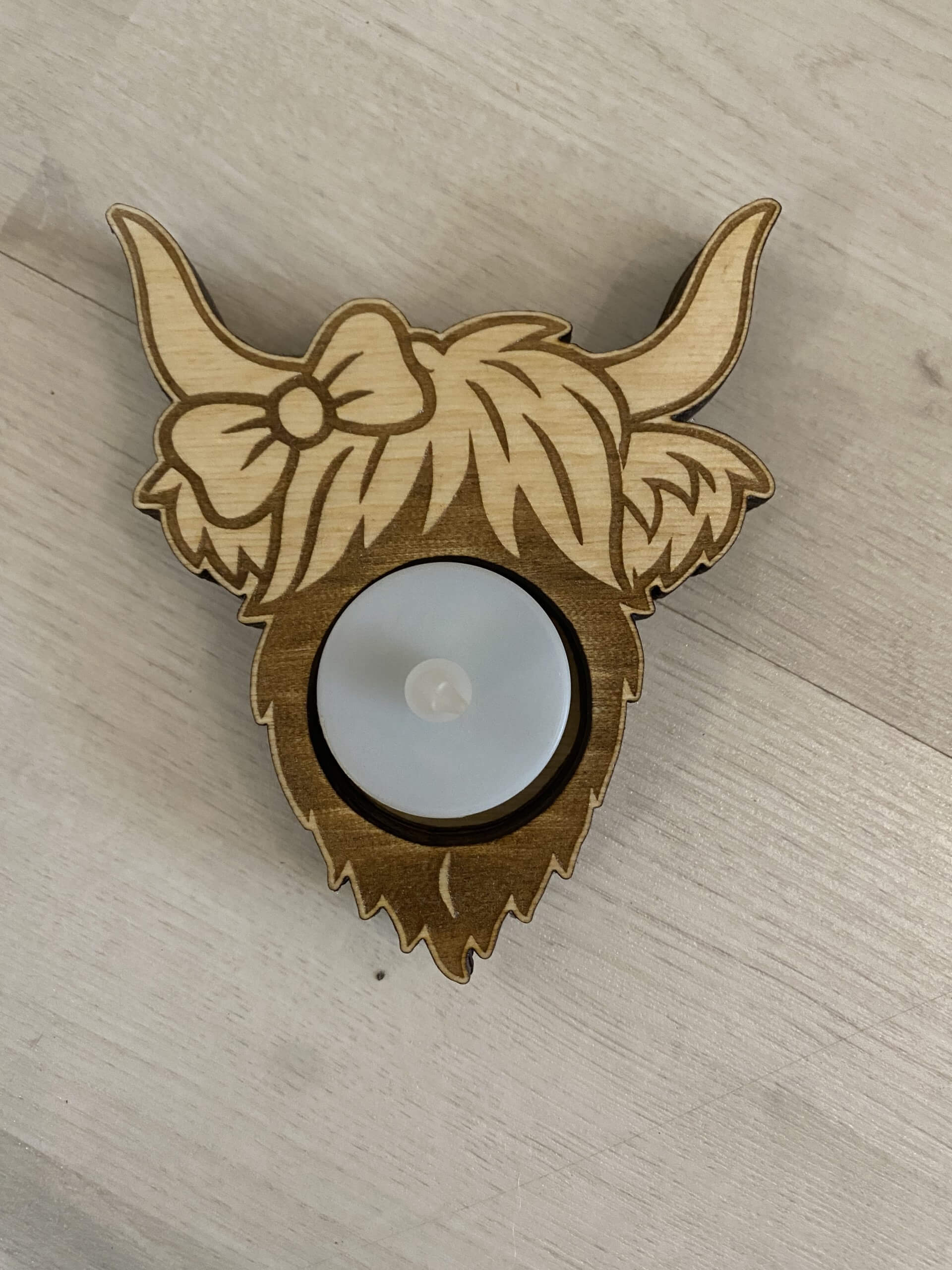 Eier- und LED-Teelichthalter im Stier-Design – Bild 6