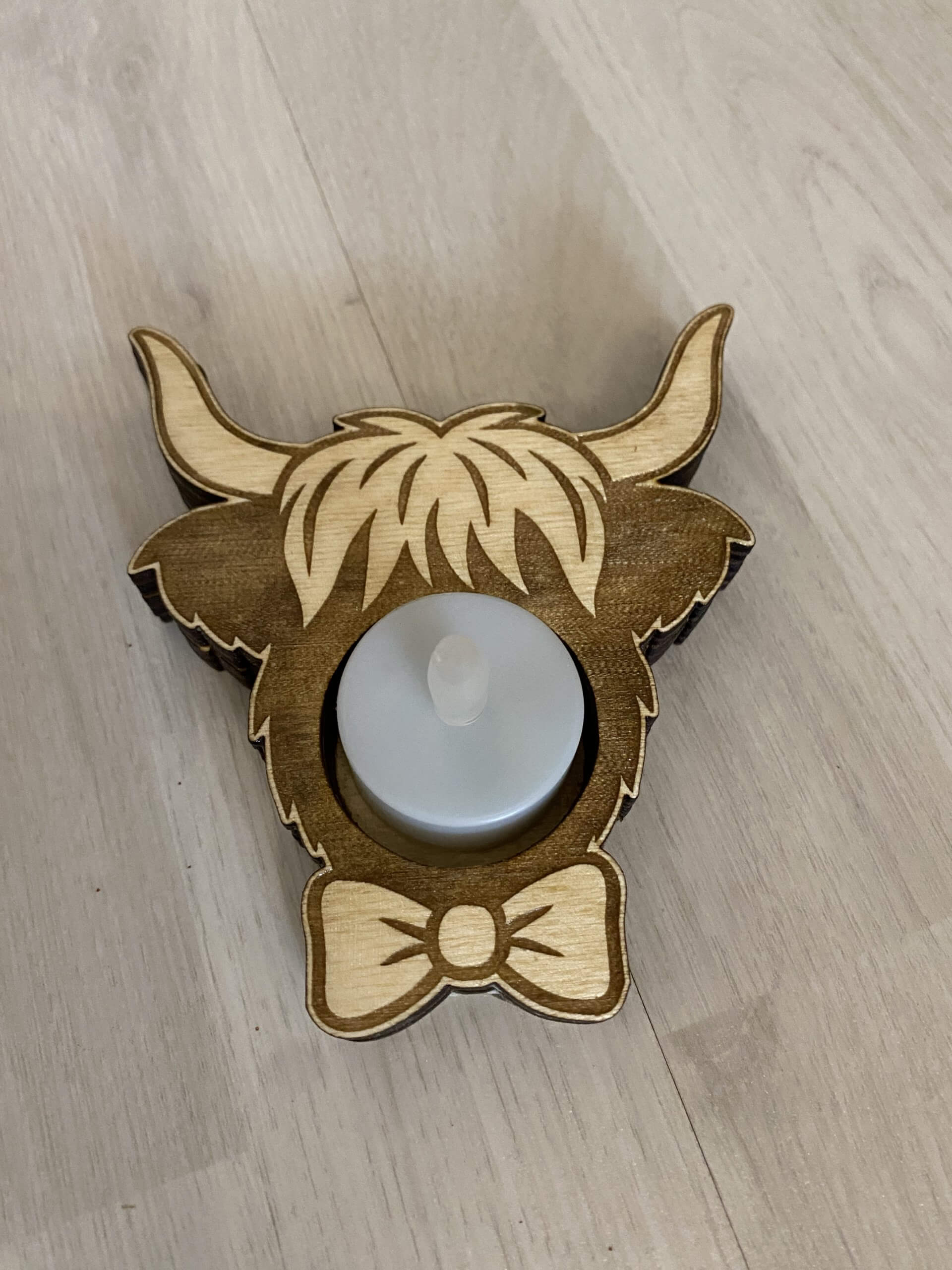 Eier- und LED-Teelichthalter im Stier-Design – Bild 7